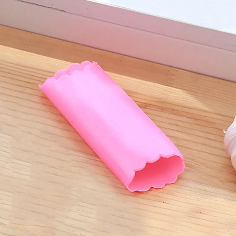 Garlic Peeler - A Helpful Kitchen Tool - Lunqara 