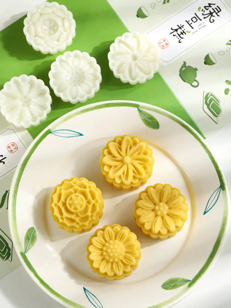 Daisy Mooncake Mold and Press for Home Baking - Lunqara 