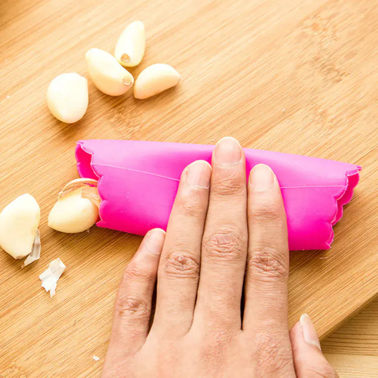 Garlic Peeler - A Helpful Kitchen Tool - Lunqara 