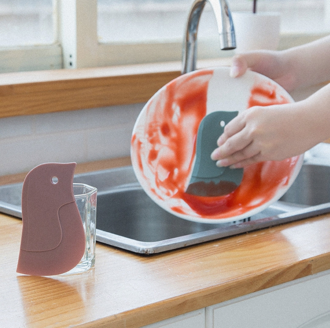 Cute Penguin Shape Baking Soft Blade Scraper Oil Dish Plate Scraping Kitchen Gadget Dirty Stains Cleaning Wiping Board