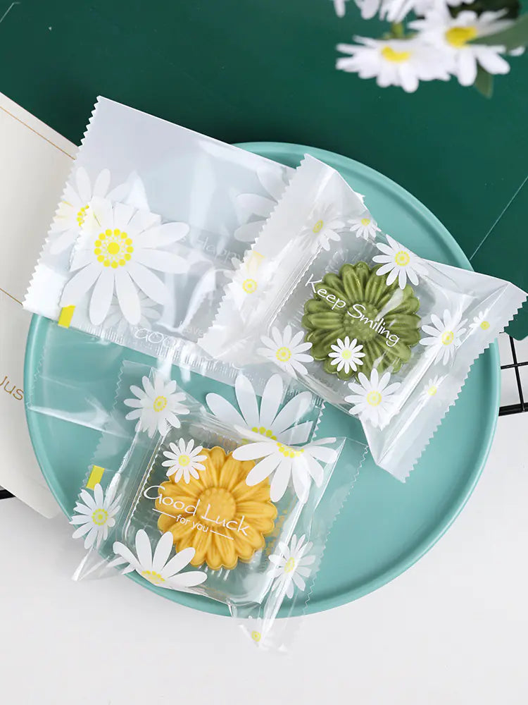 Daisy Mooncake Mold and Press for Home Baking - Lunqara 